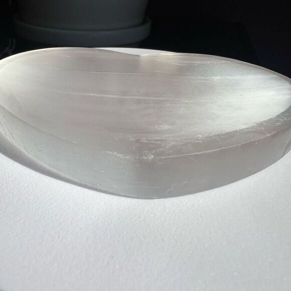 Selenite Crystal Heart Shaped Dish - Picture 4 of 12